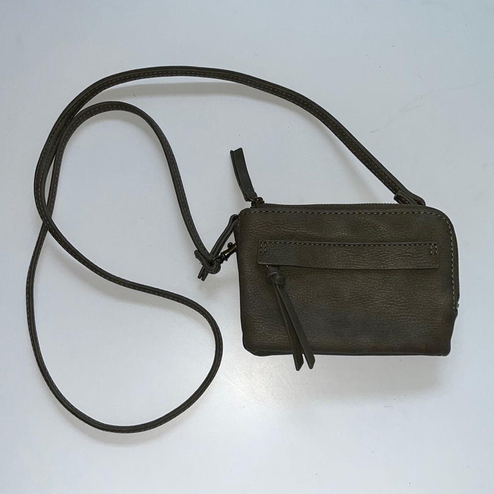 Universal Thread faux leather compartment‎ crossbody